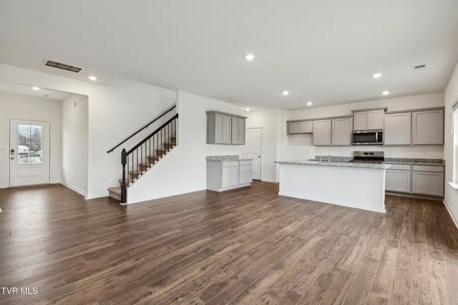 227 Artist Avenue, Johnson City, TN 37615 - Image #2