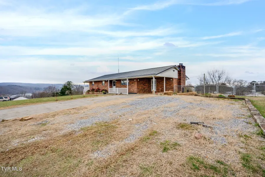 309 Hill Avenue, Surgoinsville, TN 37873 - Image #3