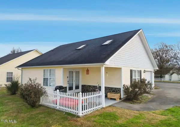 1842 Country Meadows Drive, Sevierville, TN 37862