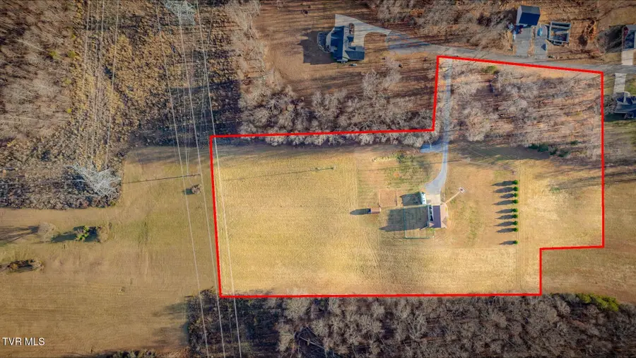 319 Allenwood Drive, Surgoinsville, TN 37873 - Image #2