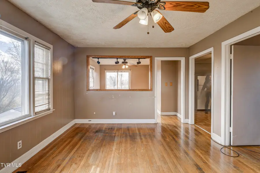 377 Henson Road, Bristol, TN 37620 - Image #2