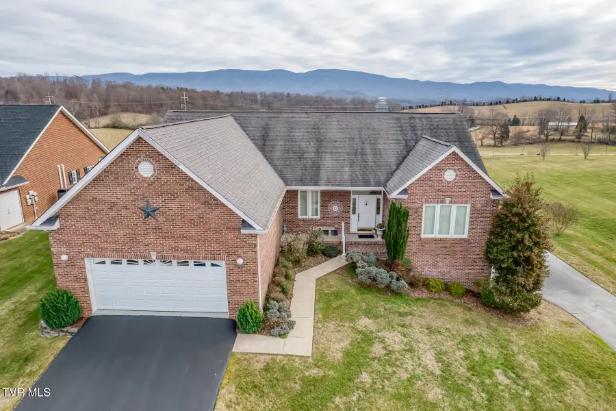229 Country Meadows Circle, Bristol, TN 37620 - Image #2