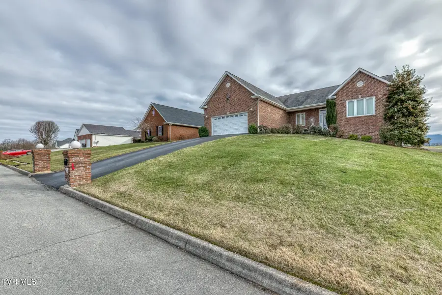 229 Country Meadows Circle, Bristol, TN 37620 - Image #3