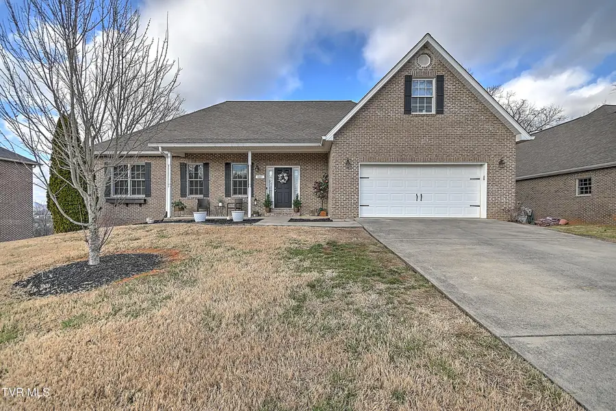 581 Robert Court, Johnson City, TN 37601 - Image #2