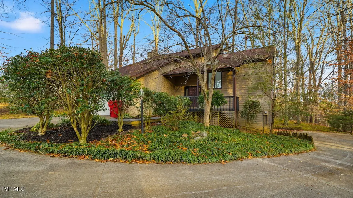 8 Red Fern Circle, Johnson City, TN 37604 - Image #1