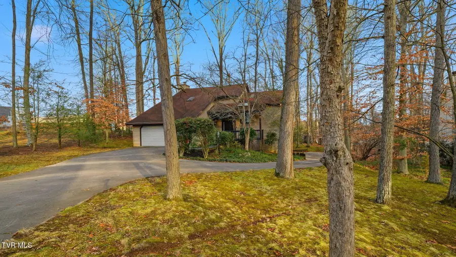 8 Red Fern Circle, Johnson City, TN 37604 - Image #2
