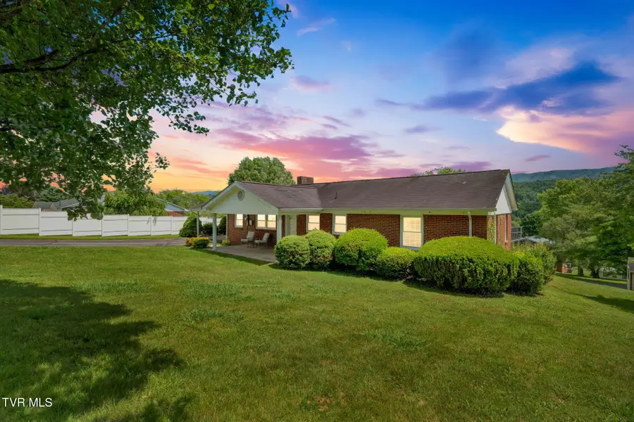 135 Lively Street, Lebanon, VA 24266 - Image #2