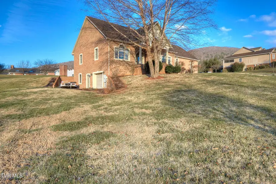 295 Sunrise Drive, Elizabethton, TN 37643 - Image #3