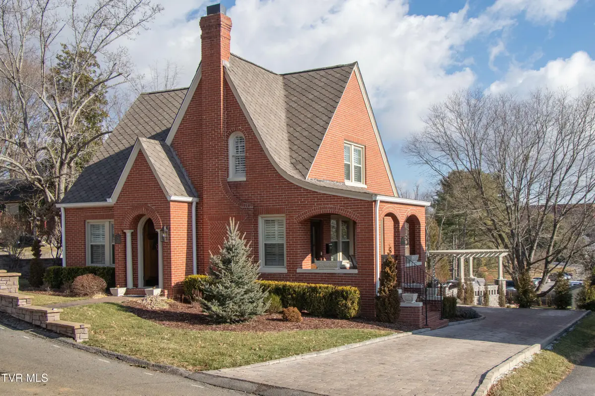 224 Northwest Mason Place, Abingdon, VA 24210 - Image #1