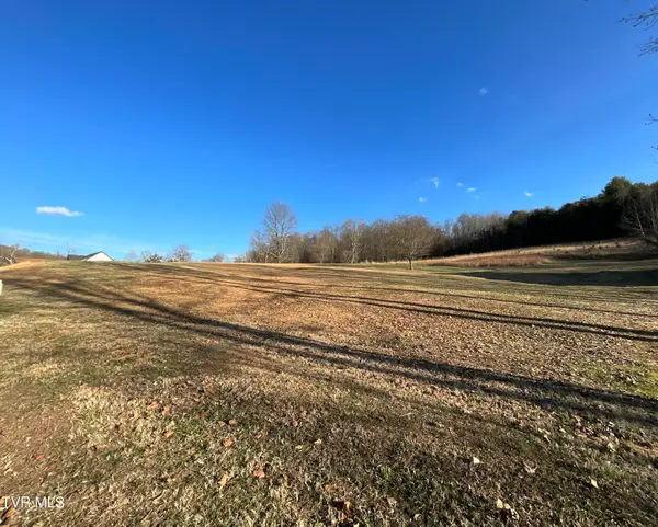 1125 Reynolds Road, Piney Flats, TN 37686