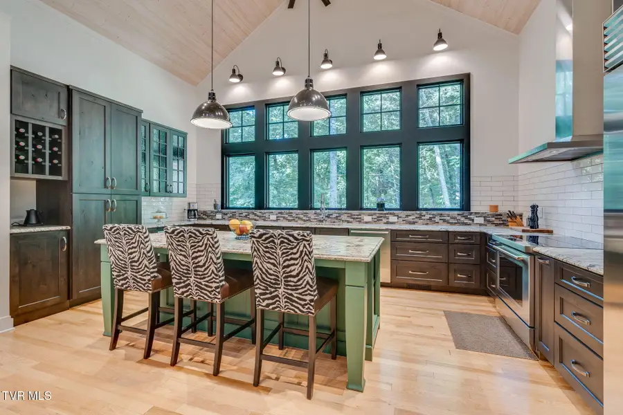 379 Hideaway Farm Road, Piney Flats, TN 37686 - Image #2