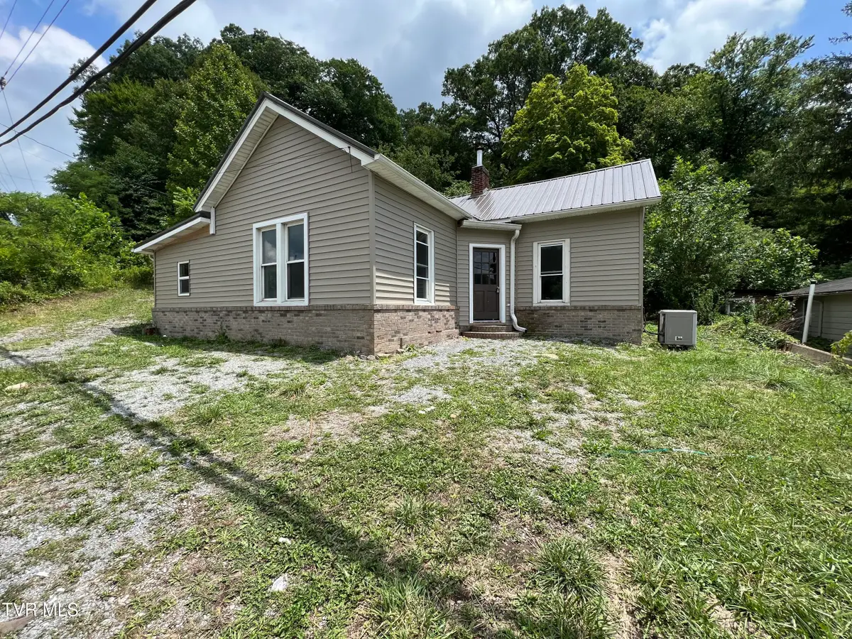 620 East Gilley Avenue, Big Stone Gap, VA 24219 - Image #1