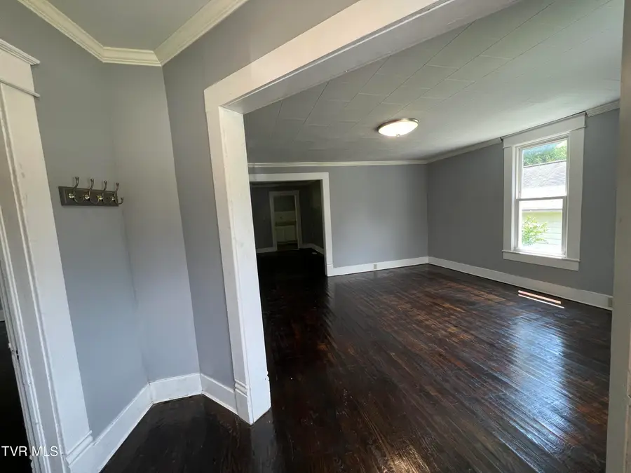 620 East Gilley Avenue, Big Stone Gap, VA 24219 - Image #3