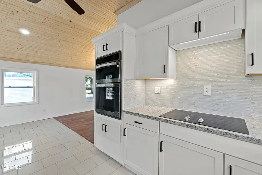 152 Hemlock Street, Mount Carmel, TN 37645 - Image #3