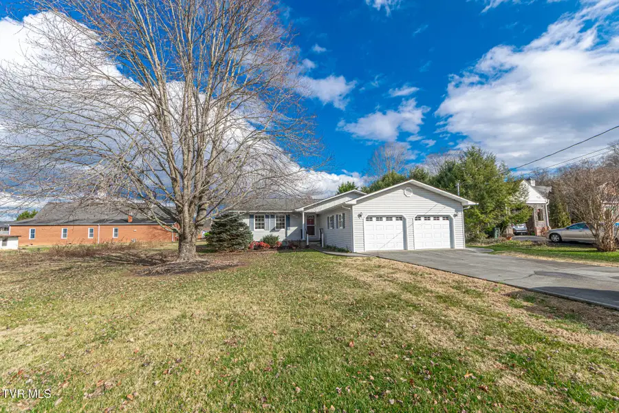 414 Caleb Avenue, Elizabethton, TN 37643 - Image #2