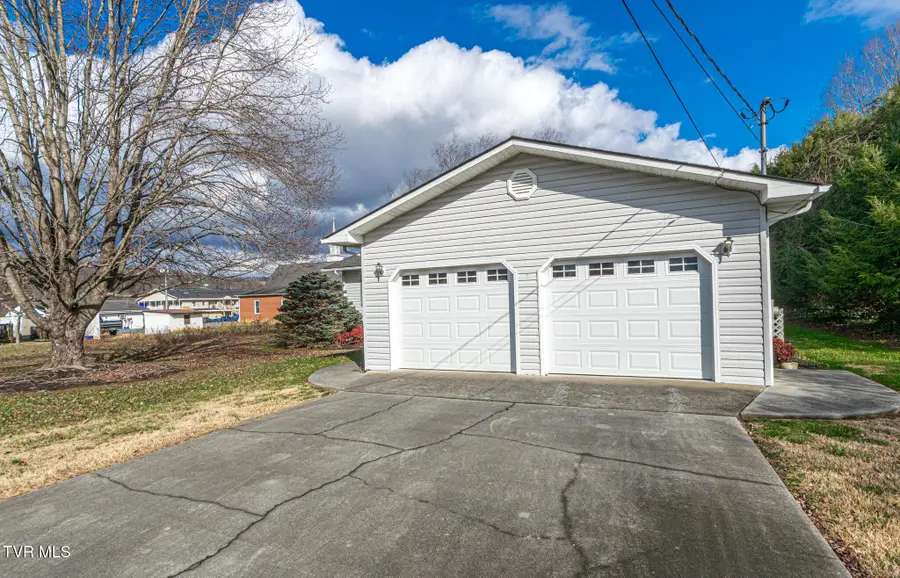 414 Caleb Avenue, Elizabethton, TN 37643 - Image #3