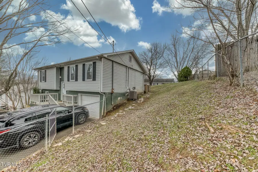 1209 Idlewylde Circle, Johnson City, TN 37601 - Image #2