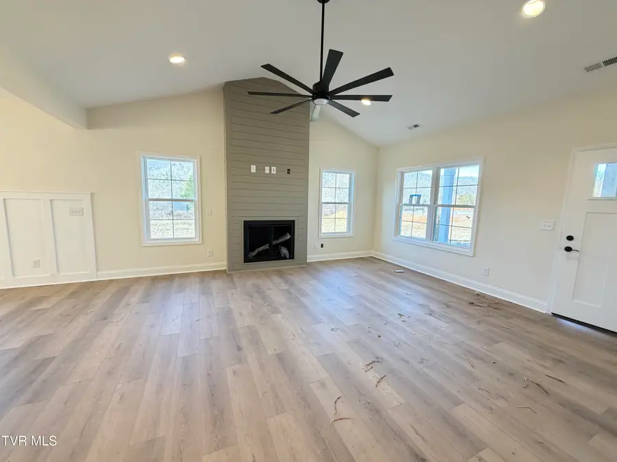 144 Ervin Loop, Erwin, TN 37650 - Image #2