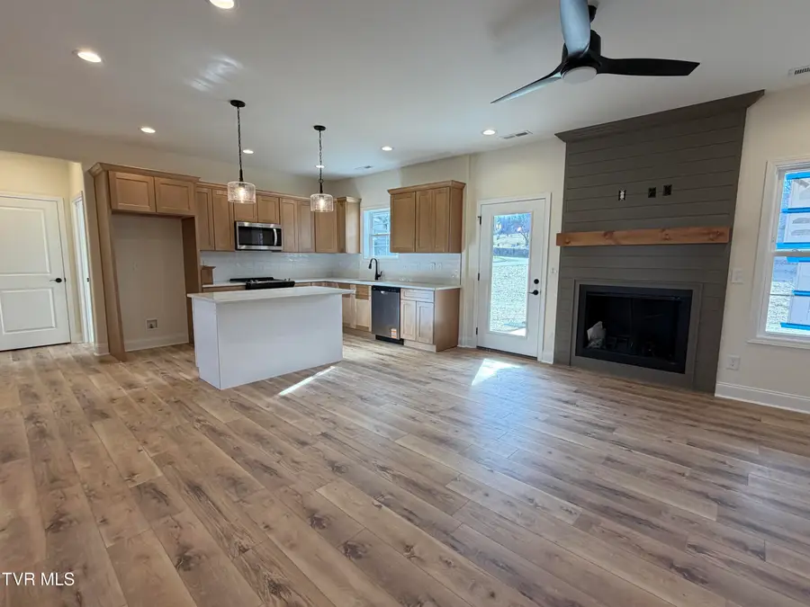 146 Ervin Loop, Erwin, TN 37650 - Image #2