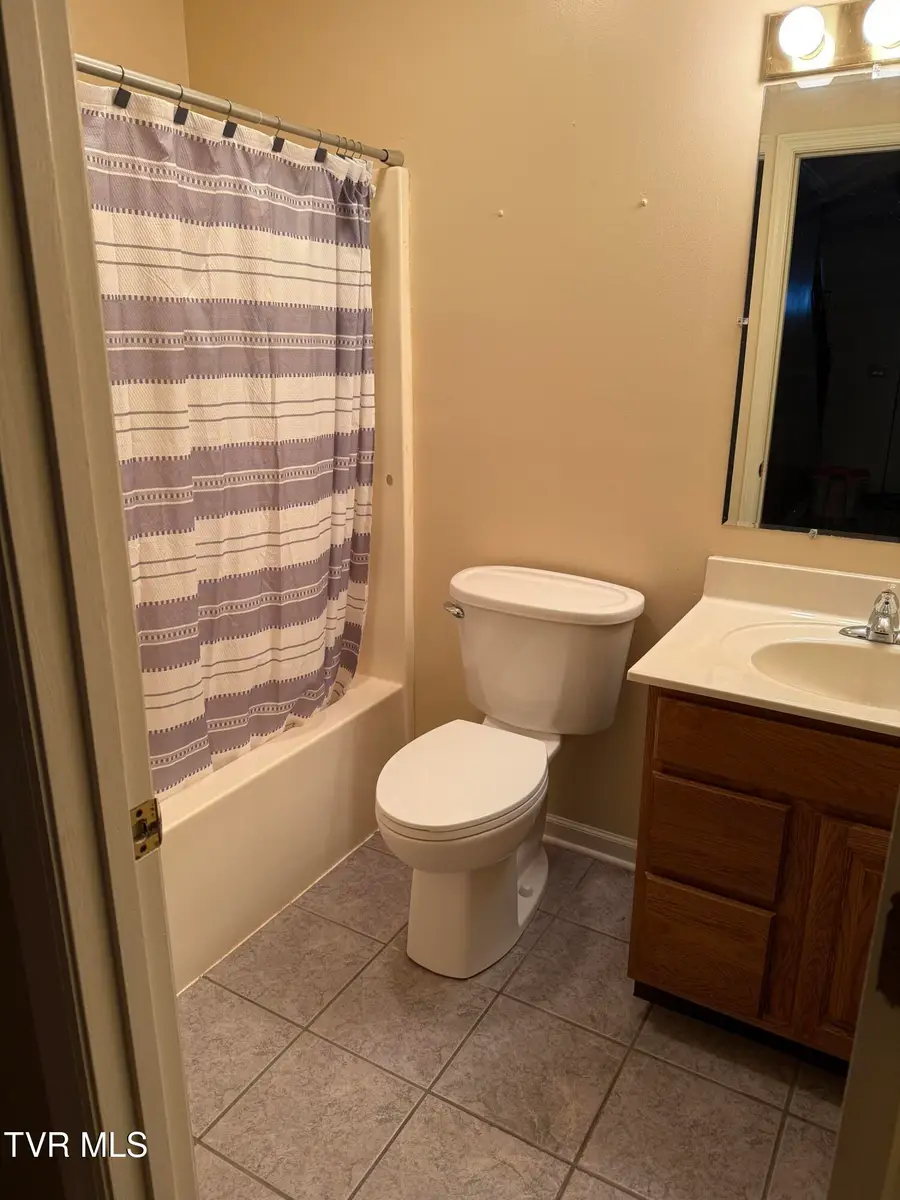 802 Cambridgeshire Court #802, Johnson City, TN 37615 - Image #3