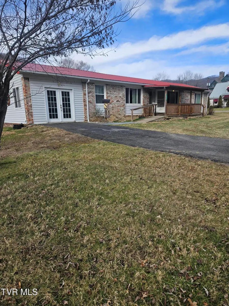 205 West Wood Avenue, Big Stone Gap, VA 24219 - Image #2