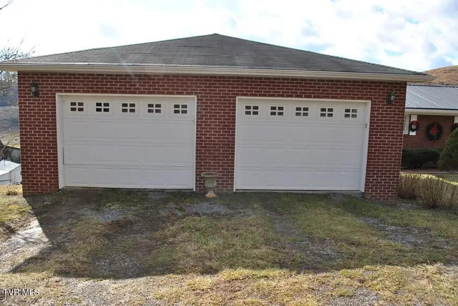 8857 Redbud Highway, Honaker, VA 24260 - Image #3