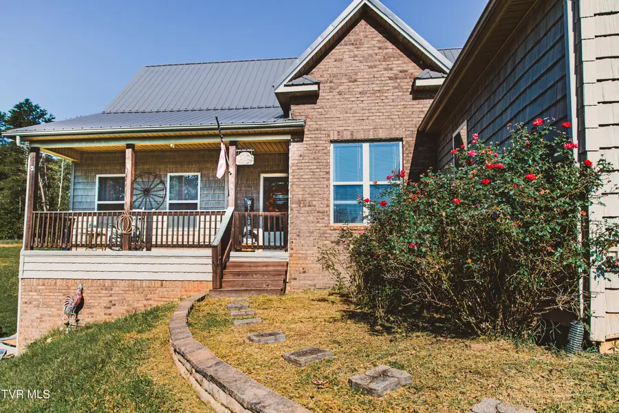 948 Chestnut Grove Road, Dandridge, TN 37725 - Image #2