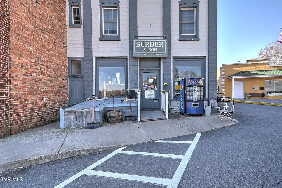 208 Town Square Street, Glade Spring, VA 24340 - Image #3