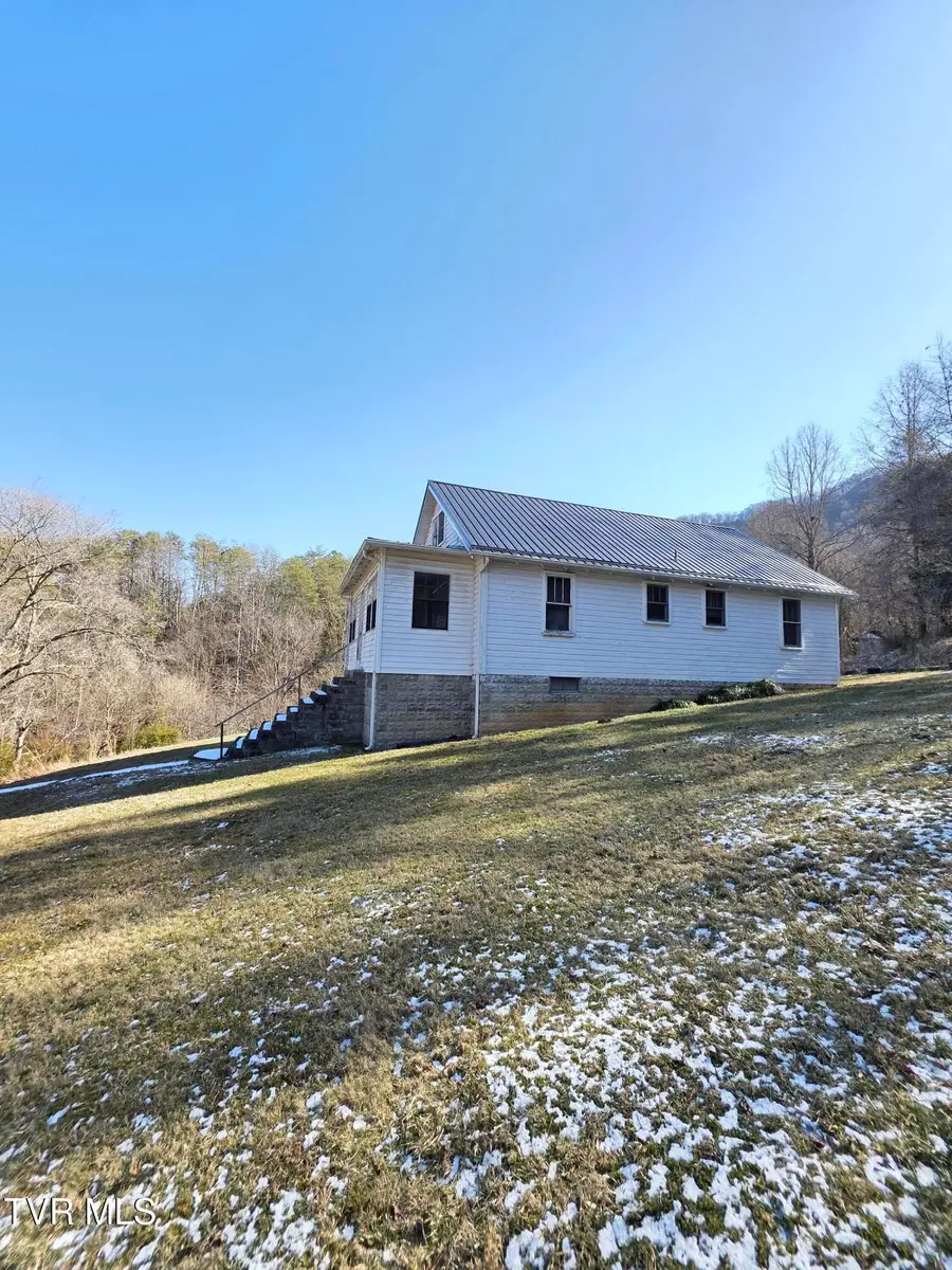 6793 Robinette Valley Road, Duffield, VA 24244 - Image #3