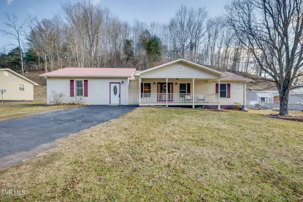 152 Country Oaks Drive, Honaker, VA 24260