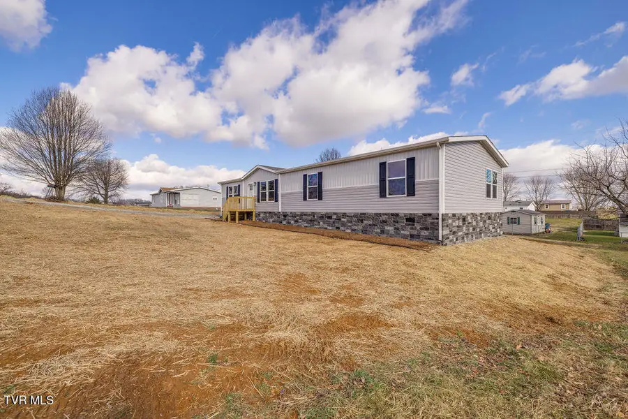 319 Lories Lane, Piney Flats, TN 37686 - Image #3