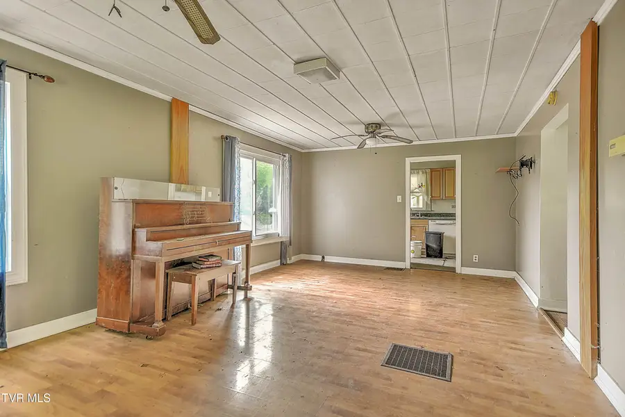 1403 Bristol Caverns Highway, Bristol, TN 37620 - Image #3