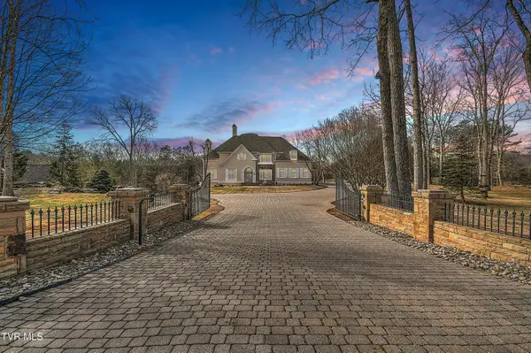 408 Fairway Estates Drive, Blountville, TN 37617