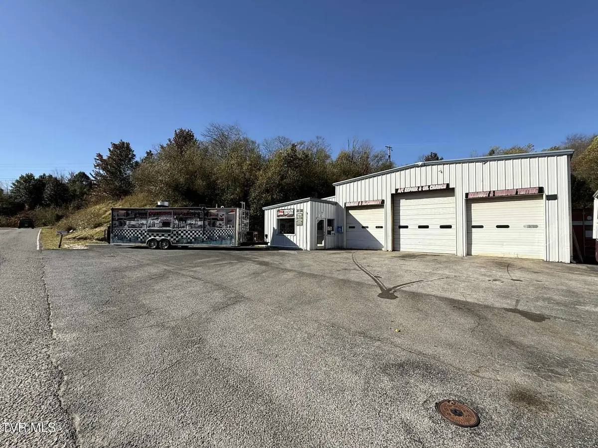 605 Northeast Trent Street, Norton, VA 24273 - Image #1