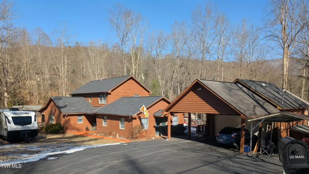 1606 Valley View Drive, Big Stone Gap, VA 24219 - Image #1