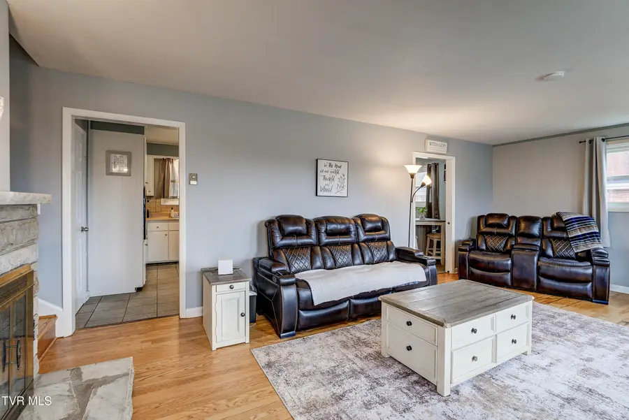 1016 Whippoorwill Lane, Kingsport, TN 37660 - Image #2