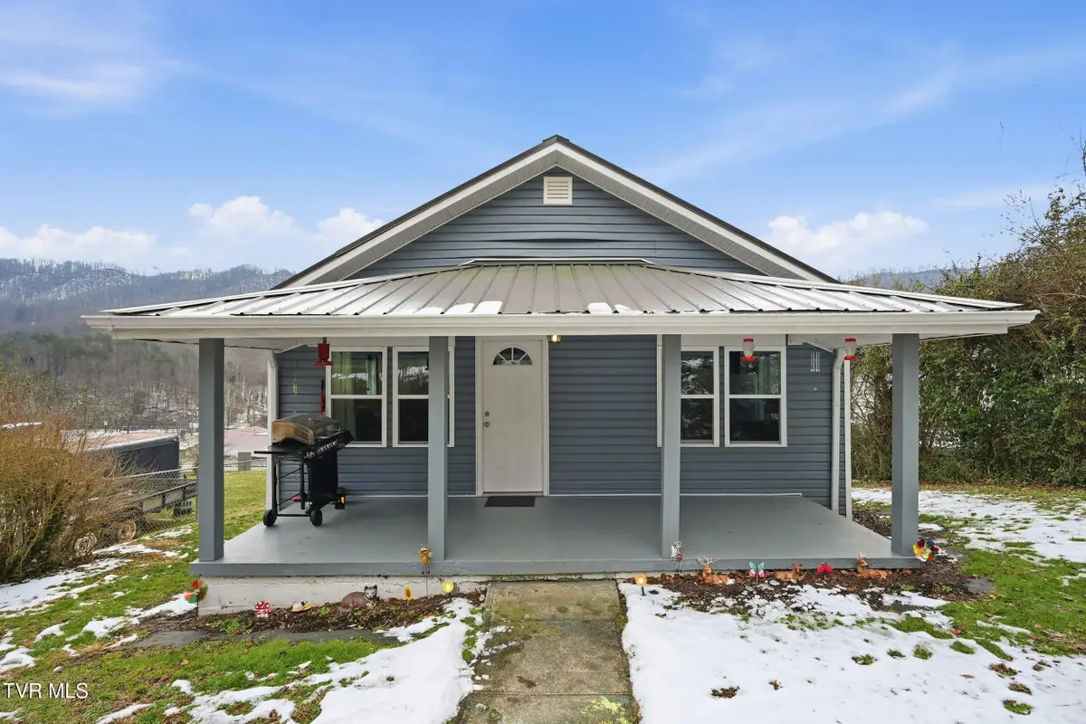 327 West Highland Street, Gate City, VA 24251 - Image #1