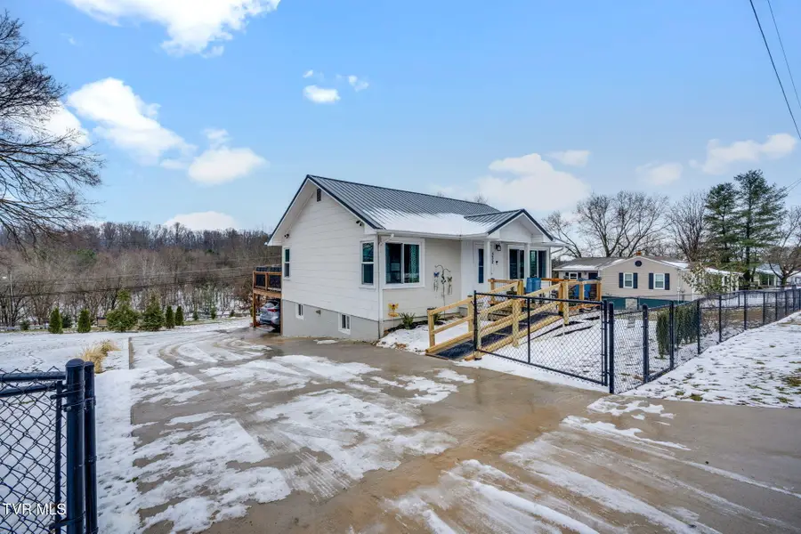 332 Bay Street, Mount Carmel, TN 37645 - #2