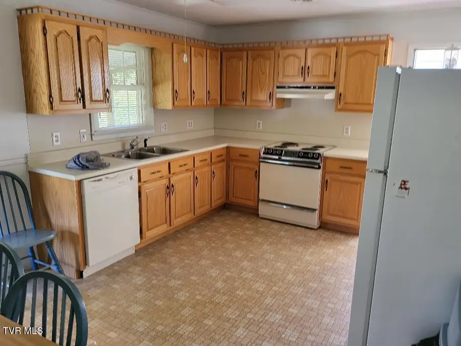 135 Unaka Subdivision Road, Elizabethton, TN 37643 - #3