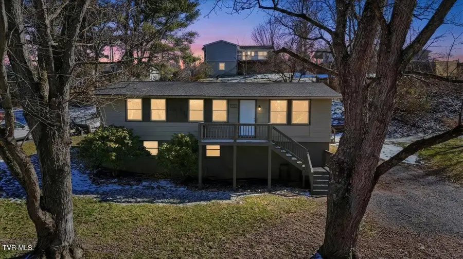 212 Highland Circle, Bluff City, TN 37618 - #2