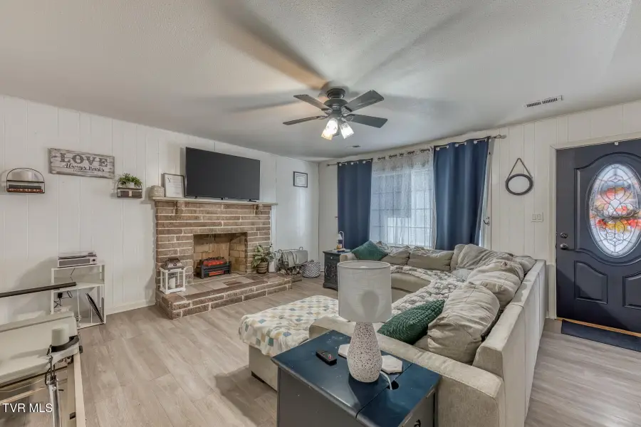 1036 Gap Creek Road, Elizabethton, TN 37601 - #3