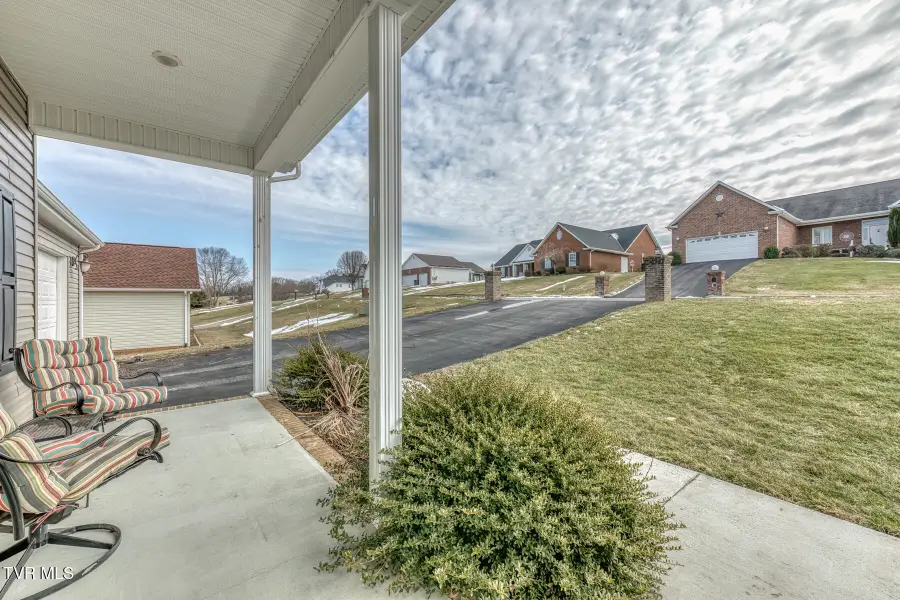 228 Country Meadows Circle, Bristol, TN 37620 - #2