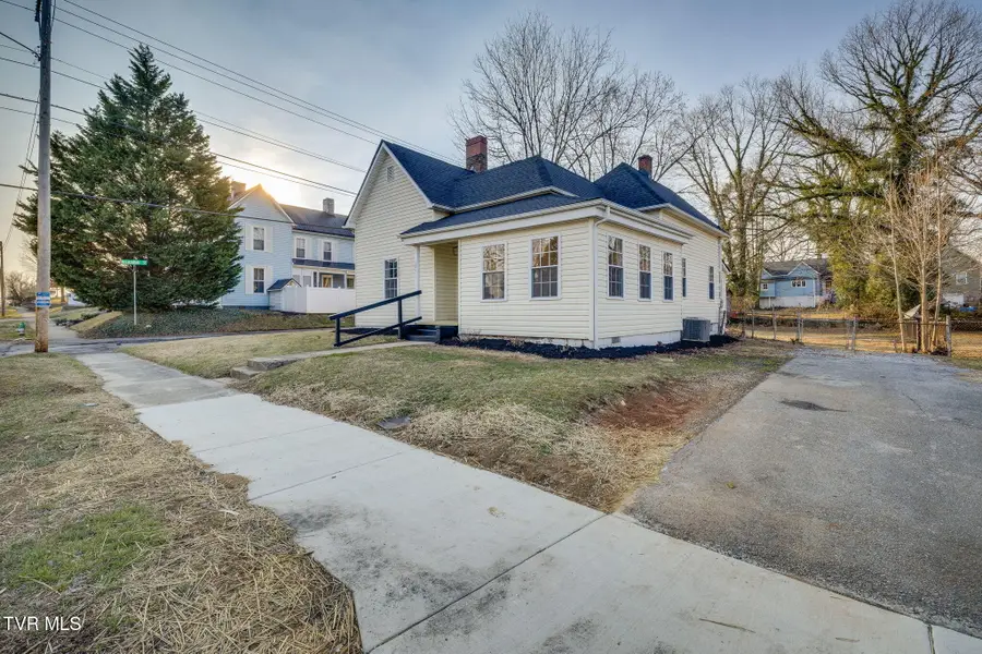 201 East Unaka Avenue, Johnson City, TN 37601 - #2