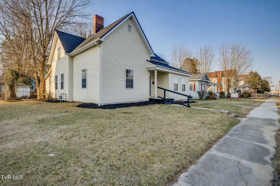 201 East Unaka Avenue, Johnson City, TN 37601 - #3
