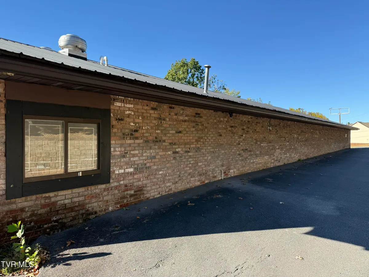 1801 West Lakeview Drive, Johnson City, TN 37601 - #1