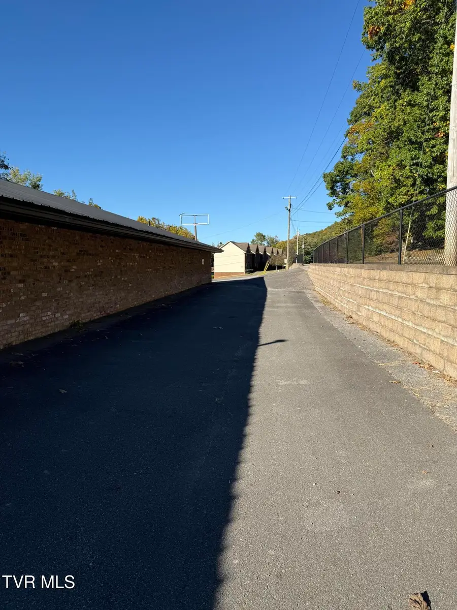 1801 West Lakeview Drive, Johnson City, TN 37601 - #3