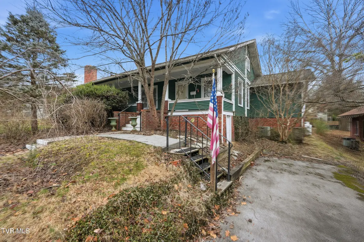 113 West 2nd Street, Big Stone Gap, VA 24219 - #1