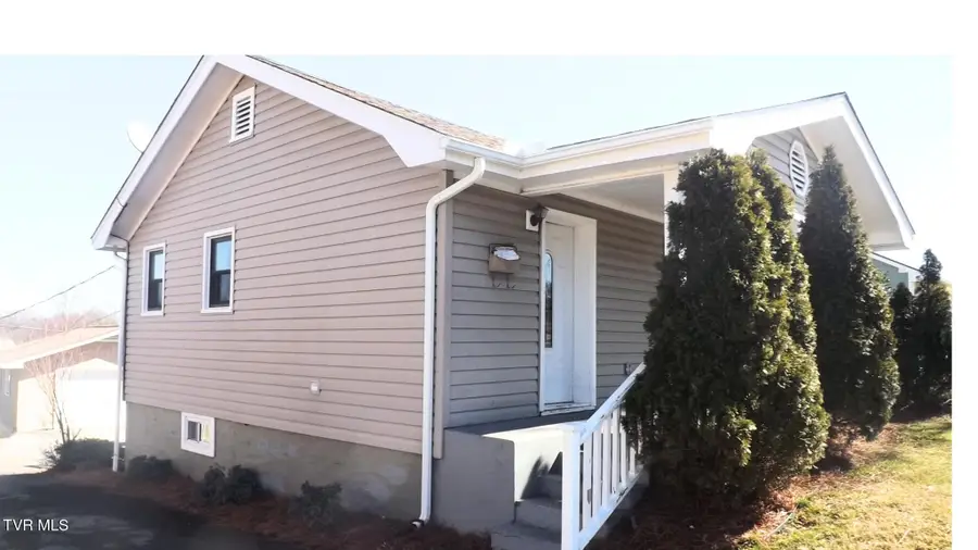 925 Walnut Avenue, Kingsport, TN 37660 - #2