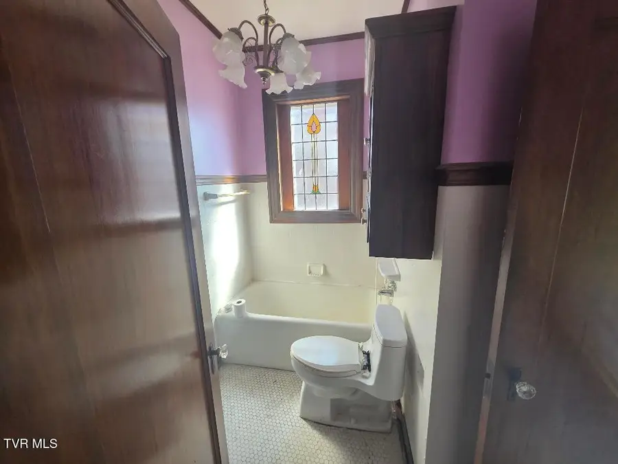 605 Haynes Street, Bristol, TN 37620 - #2