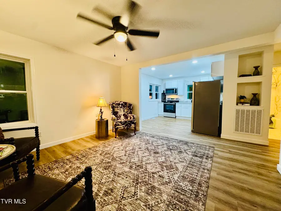 610 Washington Street, Erwin, TN 37650 - #2